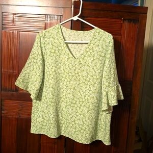 Lightweight midlength sleeved shirt